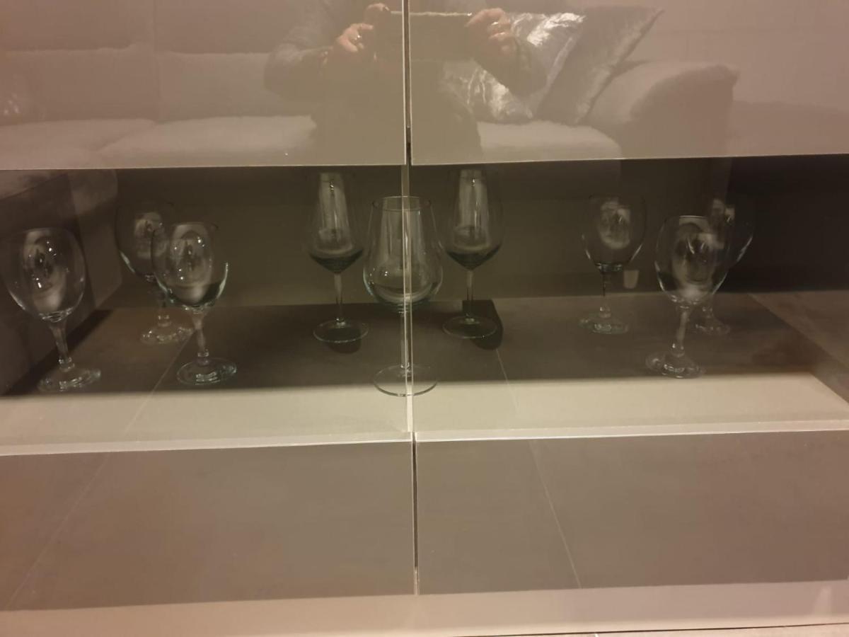 Apartament Skarbowa 1& Parking Leszno  Exteriör bild
