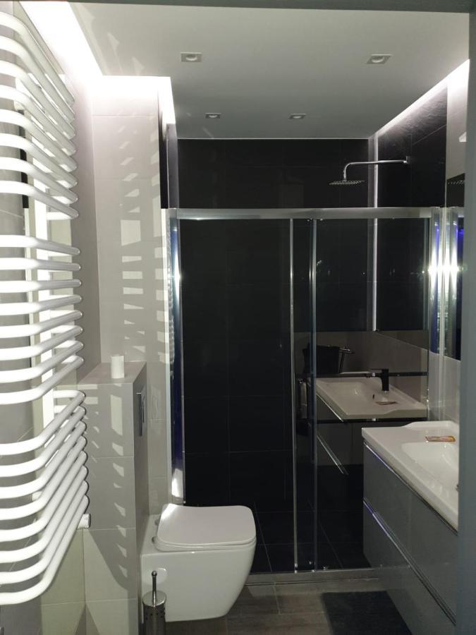 Apartament Skarbowa 1& Parking Leszno  Exteriör bild