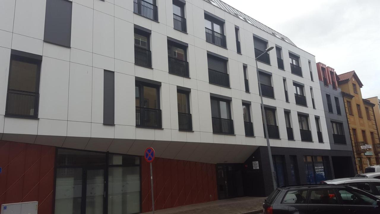 Apartament Skarbowa 1& Parking Leszno  Exteriör bild
