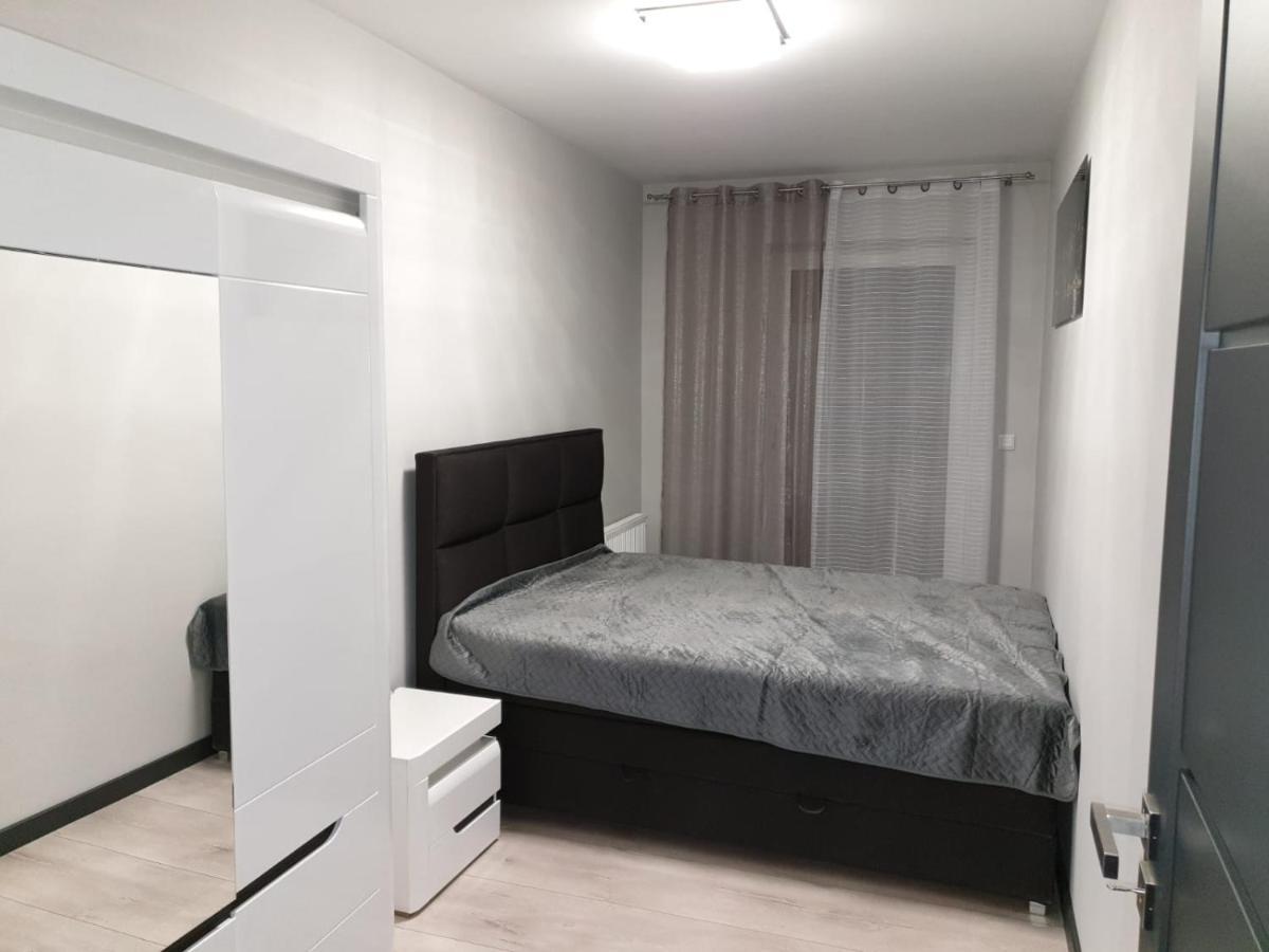 Apartament Skarbowa 1& Parking Leszno  Exteriör bild