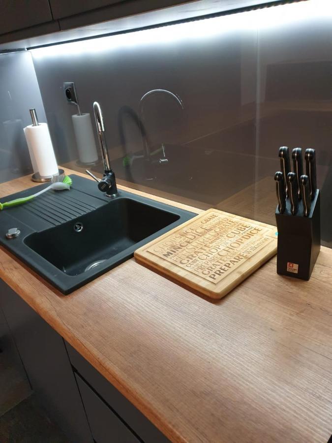 Apartament Skarbowa 1& Parking Leszno  Exteriör bild