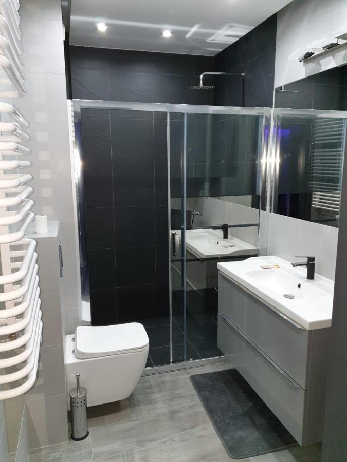 Apartament Skarbowa 1& Parking Leszno  Exteriör bild